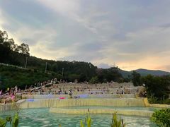 -十万大山布透温泉