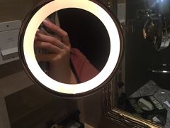 卫生间适合画眼妆的镜子-北京丽晶酒店