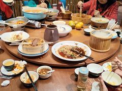 -老滇山寨•云南特色菜•地方菜•民族风情歌舞表演(金碧店)