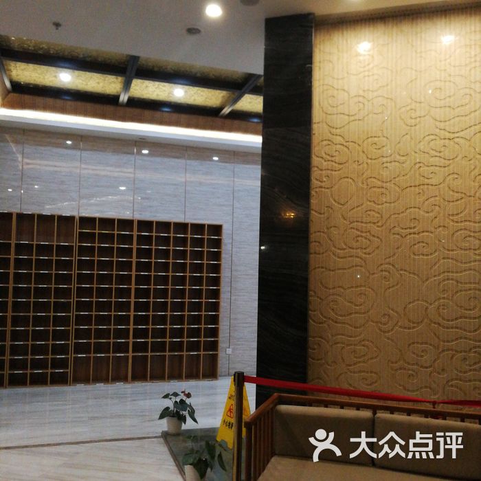 雅韵沐足温泉汗蒸会馆