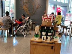 -星巴克臻选(深圳龙华红山天虹店)