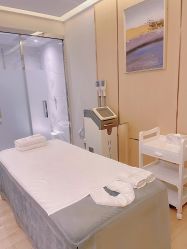 -香港倾城国际·美容美体中心