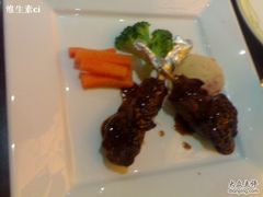 特选烧烤寸骨-必胜客(新中纬店)