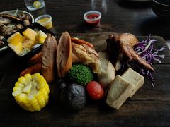 鸡翅香肠拼盘-新城概念餐厅