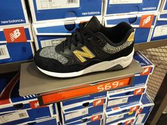 -New Balance(王府井奥莱·香江小镇店)