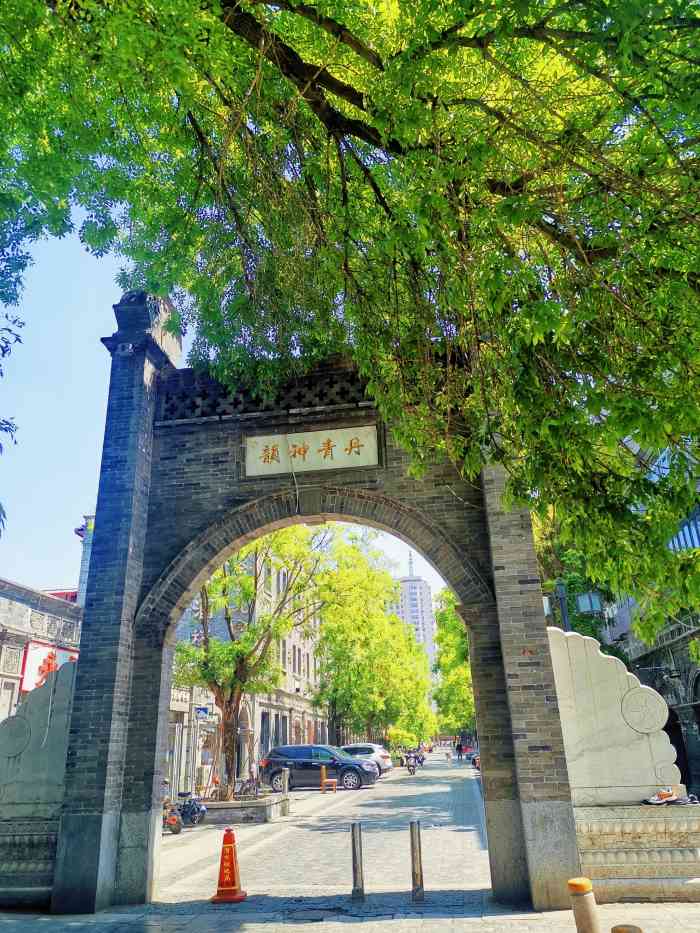 袁府酒楼-"就在家门口,请客吃饭很方便!菜品还行,量."-大众点评移动版