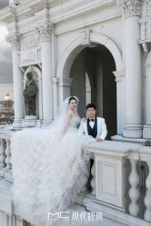 -现代经典婚纱摄影