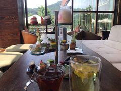 靠窗位-逸廊大堂吧-下午茶·简餐-千岛湖自由洲际殿
