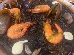 传统西班牙墨鱼汁海鲜饭-BROWNSTONE布朗石西班牙餐厅(深圳湾店)