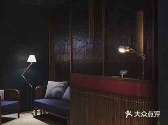 酒店是根据天星小轮的原型设计,配色很喜欢