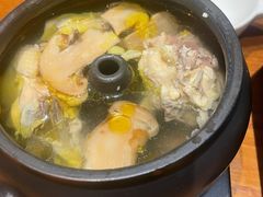 野生松茸汽锅鸡-云海肴·汽锅鸡·云南代表菜(天山百盛优客店)