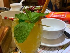 杨枝甘露-胡桃里音乐酒馆(环亚凯瑟琳广场店)