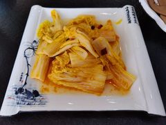 酸辣白菜-撒拉人家.酸菜牦牛肉火锅