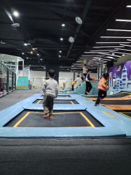 -反弹蹦床公园·亲子乐园·团建·派对(巴南万达店)