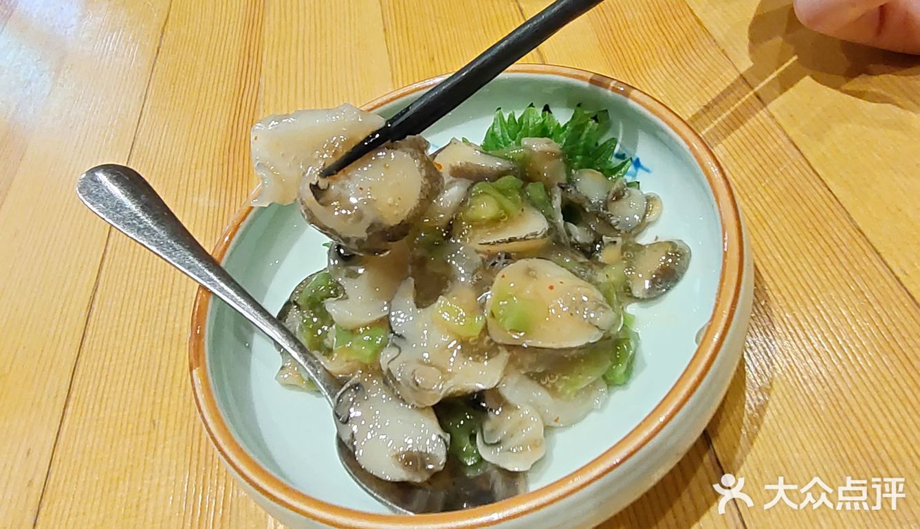 地址在悠乐汇里面，一层的一个安静小店