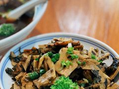 老妈菜炒笋干浇头-囿面传统制面馆(中央路店)
