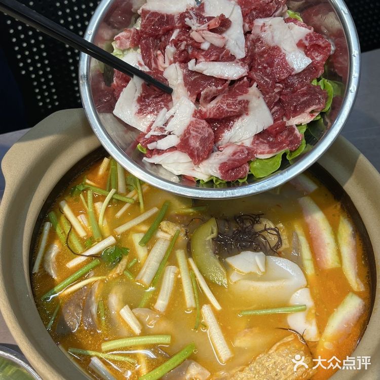 不愧是上海，韩国街上的这家糟粕醋火锅好吃😋惨了  