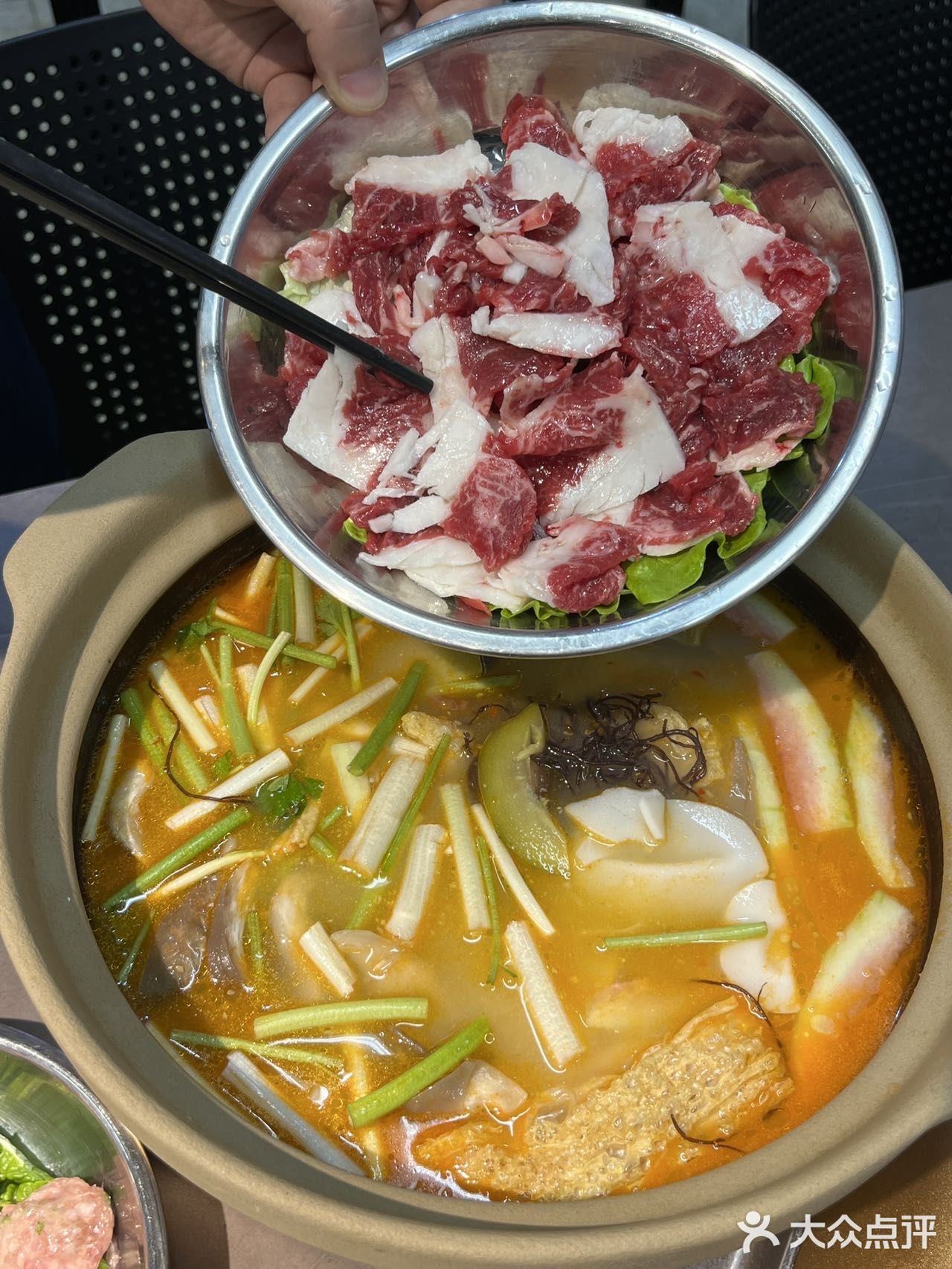 不愧是上海，韩国街上的这家糟粕醋火锅好吃😋惨了  