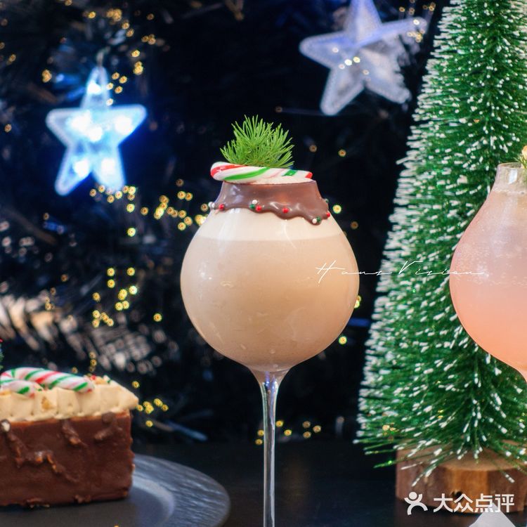 大广州也有了！时髦的圣诞树蛋糕🎄