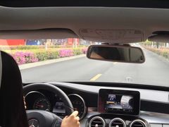 -杭州中升之星奔驰4S店(滨江店)