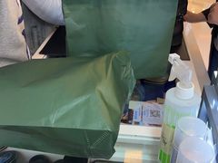 -爱革·奢品·鞋包·衣物·家居(金桥国际商业广场店)
