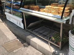 面包甜点陈列柜-新疆伊宁远征餐厅