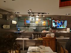 -新大咀港式茶餐厅(宝山万达店)