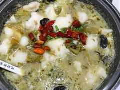 -渝是乎酸菜鱼(龙旗购物中心店)