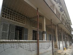 -吐斯廉屠杀博物馆