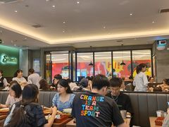 等位区-萨莉亚意式餐厅(杭州滨江天街店)