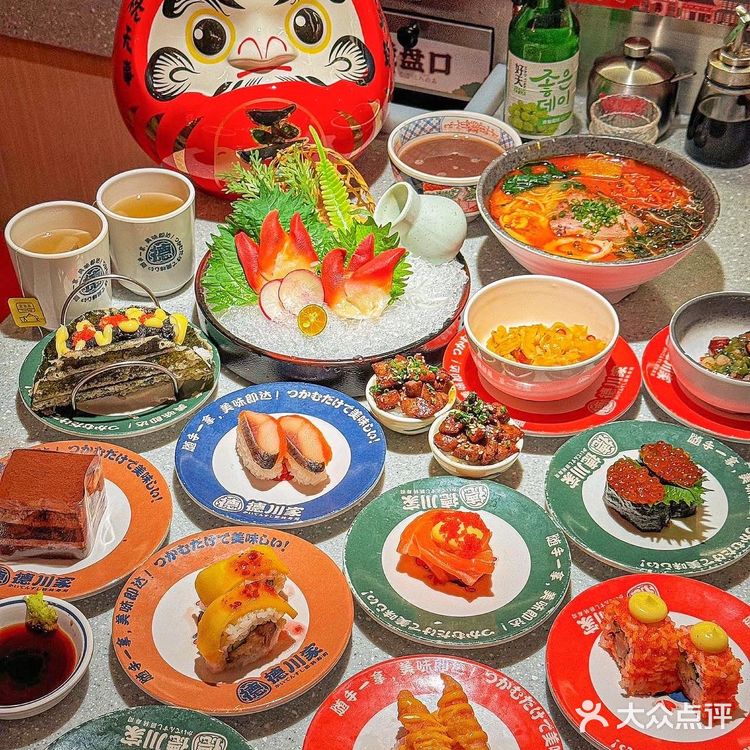 这大概是我在广州唯一想推荐的回转寿司店！氛围感拉满的跨年餐