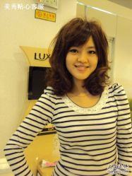 活力女孩的中卷发-美秀造型