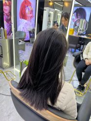 -藤野造型烫发染发