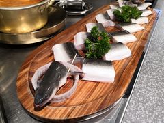 会咬人的活鳗-本炙炭烤·蒲烧活鳗料理店(金沙洲店)