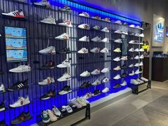 -阿迪达斯(武林银泰三叶草店)