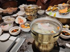 -半岛翡丽海鲜自助餐厅(观风亭店)