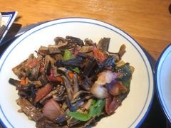 鹿茸菌炒腊肉-妈妈的味道(和顺古镇店)