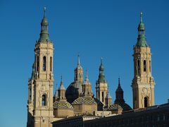 -皮拉尔圣母圣殿主教座堂