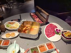 -左庭右院鲜牛肉火锅黑金店(陆家嘴中心店)