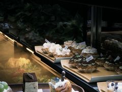-云顶旋转自助景观餐厅