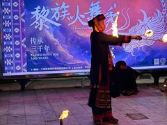 -三亚火车头万人海鲜广场