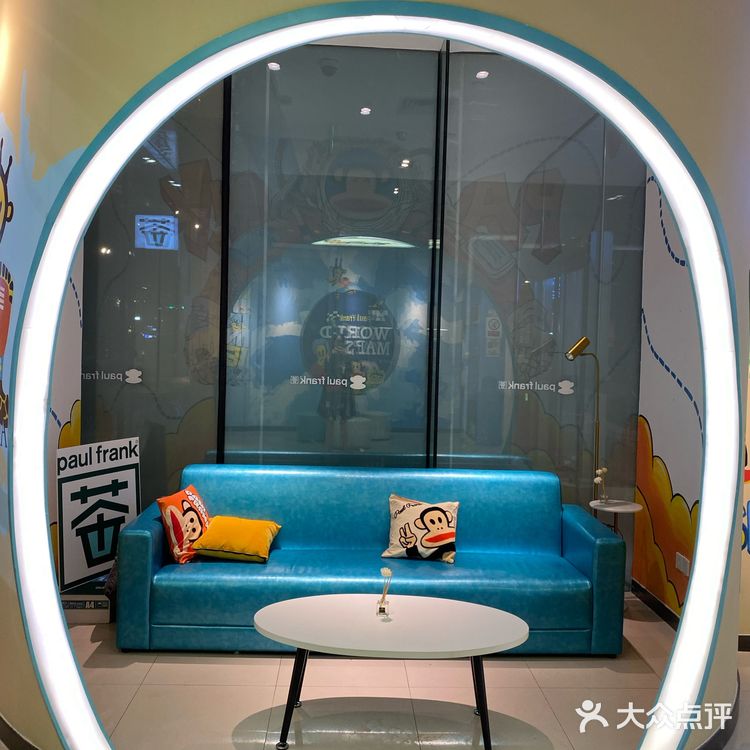 上层是现打的芒果汁，加上顶层清甜的奶盖