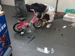 -迪卡侬(西华店)