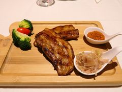 碳烤三线金花肉-俄士厨房(万松园店)