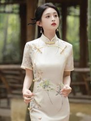 -租旗袍租礼服馆