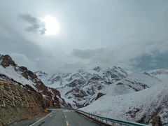 -天山神秘大峡谷