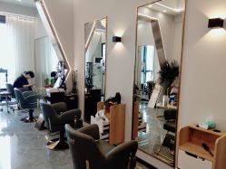 -V8潮牌·接发烫染连锁