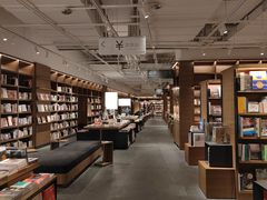 -茑屋书店(天目里店)