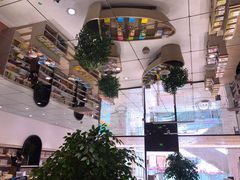 -钟书阁(群光广场店)
