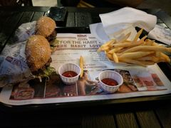 -The Habit Burger Grill 哈比特汉堡(爱琴海店)